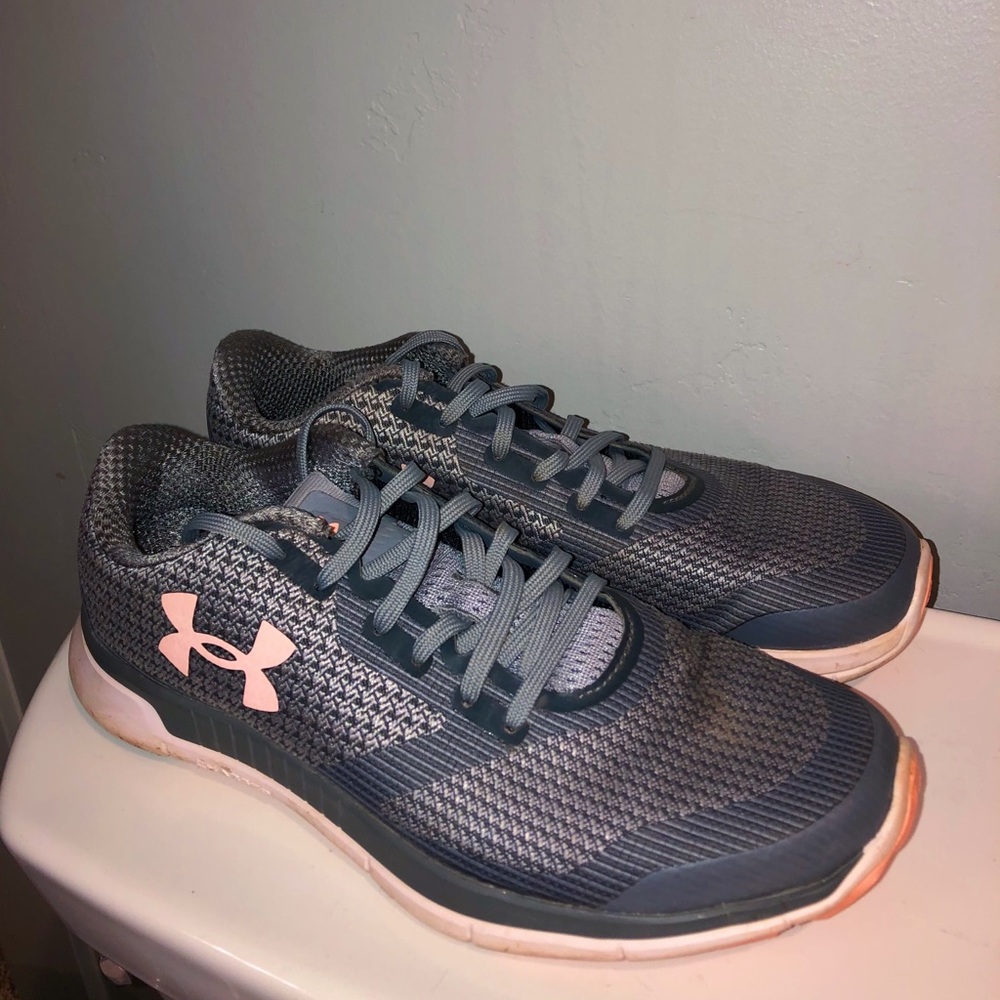 Under Armour Sneakers